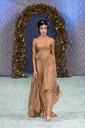 Aadnevik SS26 Show at London Fashion Week LONDON, UNITED KINGDOM - SEPTEMBER 21: A model walks the runway during Aadnevik Spring Summer 2026 show a la memoire de Marie Antoinette the last Queen at The Royal Horseguards Hotel as part of London Fashion Week in London, United Kingdom on September 21, 2025. Wiktor Szymanowicz Anadolu London United Kingdom. Editorial use only. Please get in touch for any other usage.  Copyright: x2025xAnadoluxWiktorxSzymanowiczx