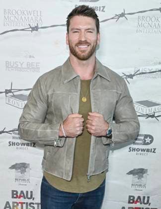 September 21, 2025, Los Angeles, California, USA: American actor JESSE COVE attends Bau, Artist At War World Premiere. Los Angeles USA - ZUMAb173 20250921_aap_b173_015 Copyright: xBillyxBennightx