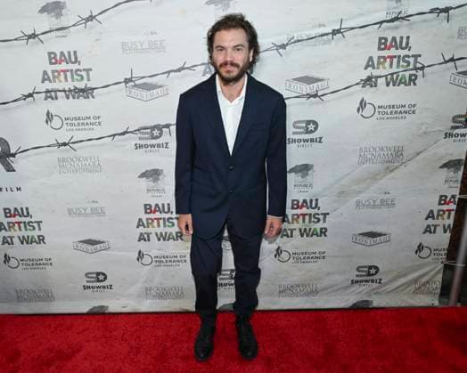 September 21, 2025, Los Angeles, California, USA: American actor EMILE HIRSCH attends Bau, Artist At War World Premiere. Los Angeles USA - ZUMAb173 20250921_aap_b173_043 Copyright: xBillyxBennightx