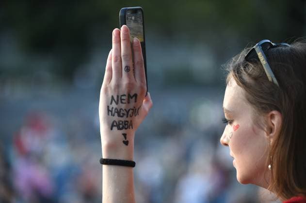 More Then 10.000 Gather In Budapest, Demanding Cleaner Politics And A Ban On Political Advertising A protester has the words We will not stop written on her hand during a protest in Budapest, Hungary, on September 21, 2025 on Heroes Square, demanding cleaner politics and a nationwide ban on political advertising. About ten to twenty thousand people attend the demonstration. Budapest Budapest Hungary  Copyright: xBalintxSzentgallayx originalFilename: szentgallay-protesto250921_npVaA.jpg