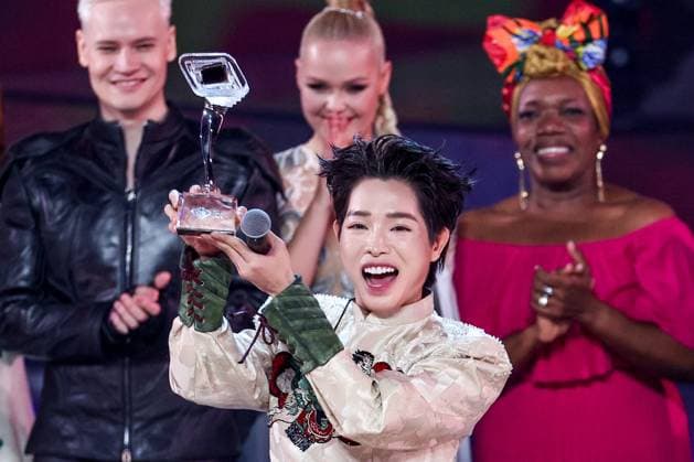 Bilder des Jahres 2025, Entertainment 09 September RUSSIA, MOSCOW - SEPTEMBER 21, 2025: Singer Duc Phuc representing Vietnam (front) wins the Intervision 2025 International Song Contest at the Live Arena Concert Hall. TASS Host Photo Agency for the Intervision Contest Moscow Russia  - ZUMAt113 20250921_zaa_t113_118 Copyright: xSofyaxSandurskayax