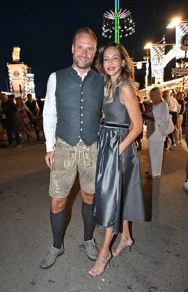 Alessandra Meyer-Wölden mit Freund Alexander Müller Oktoberfest Wiesn München 21. September 2025 Tracht, Dirndl *** Alessandra Meyer Wölden with boyfriend Alexander Müller Oktoberfest Wiesn Munich September 21, 2025 Tracht, Dirndl