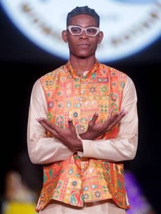 A model walks the runway wearing a creation by Krissi and Priya brand during the second annual Hats & Heels event by Rotary Trinidad and Tobago Hats & Heels event IN Port of Spain, Trinidad and Tobago, 21 September 2025. The event, which commemorates the United Nations International Day of Peace, aims to support Rotary s peacebuilding initiatives, particularly its youth empowerment project and support initiatives. Hats & Heels, a fashion show to raise funds for youth projects !ACHTUNG: NUR REDAKTIONELLE NUTZUNG!  Copyright: xAndreaxDexSilvax USA4717 20250922-55017995420_1