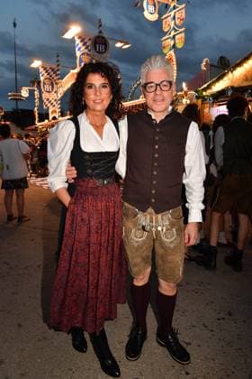 Michael Mittermeier mit Ehefrau Wiesn 2025 2. Wiesntag Almauftrieb Käfer München 21. September 2025 *** Michael Mittermeier with wife Wiesn 2025 2 Wiesntag Almauftrieb Käfer Munich September 21, 2025