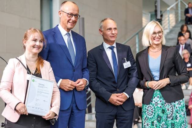 Preisverleihung der Bundespreisträger des Wettbewerbs startsocial Pressetermin bei der Preisverleihung der Bundespreisträger des Wettbewerbs (startsocial) mit Bundeskanzler Friedrich Merz (CDU) und Staatsministerin für Sport und Ehrenamt Dr. Christiane Schenderlein in Berlin am 22.09.2025. Berlin Berlin Deutschland Kanzleramt