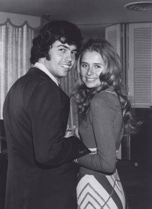 ALAN OSMOND ALAN OSMOND with Suzann Pinegar announce their engagement at the Beverly Hills Hotel.Supplied by Photos, inc. Copyright: xSuppliedxByxGlobexPhotos,xIncx