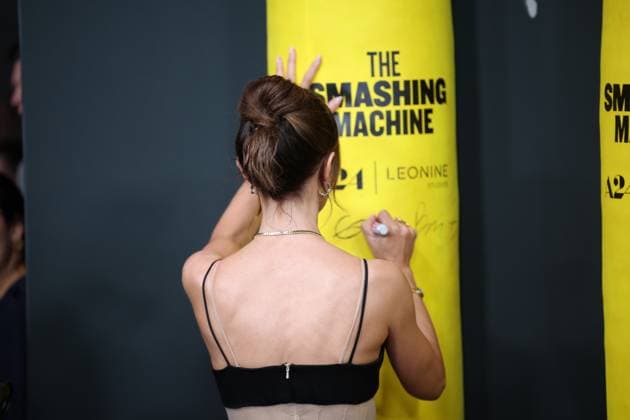 Premiere THE SMASHING MACHINE Zwischen Triumph und Abgrund Emily Blunt Rücken Deutschlandpremiere im Berliner Zoo Palast Kino von THE SMASHING MACHINE Zwischen Triumph und Abgrund