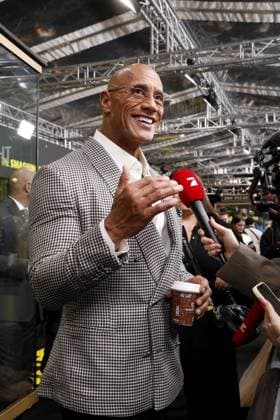 The Smashing Machine , Filmpremiere im Zoo Palast, Berlin, 22.09.2025 Dwayne Johnson bei der Premiere von THE SMASHING MACHINE , im Zoo Palast in Berlin am 22.09.2025 Berlin Zoo Palast Copyright: xAnitaxBuggex