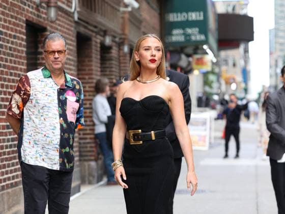 Scarlett Johansson at The Late Show With Stephen Colbert show studios Featuring: Scarlett Johansson Where: New York, New York, United States When: 22 Sep 2025 Credit: Jason Howard BauerGriffin INSTARimages EDITORIAL USE ONLY. NOT FOR USE BY NEWSPAPERS BASED IN THE UK. Copyright: xx instar55116831