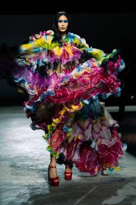 Ashish fashion show at the London Fashion Week in London - 22 Sep 2025 A model walks the runway at the Ashish show during the London Fashion Week. London United Kingdom Copyright: xLounisxTiarx xSOPAxImagesx _DSC7098