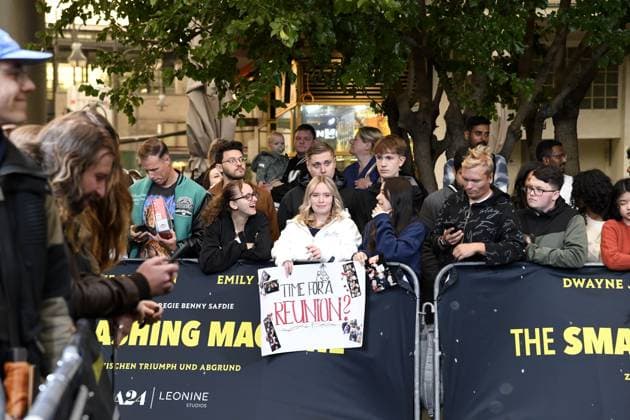 Fan bei der Deutschlandpremiere von THE SMASHING MACHINE in Berlin am 22.09.2025