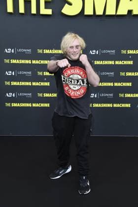 Frederic Vosgroene (der Neandertaler) bei der Deutschlandpremiere von THE SMASHING MACHINE in Berlin am 22.09.2025