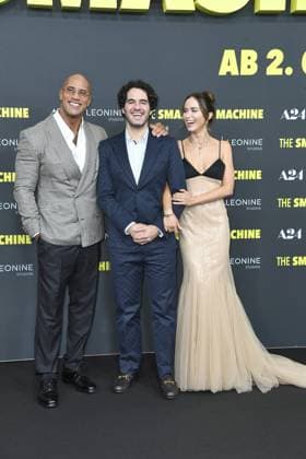 Dwayne Johnson, Benny Safdie und Emily Blunt bei der Deutschlandpremiere von THE SMASHING MACHINE in Berlin am 22.09.2025