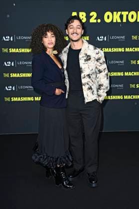 Aysha Joy Samuel mit Begleitung bei der Premiere des Kinofilms The Smashing Machine im Zoo Palast. Berlin, 22.09.2025