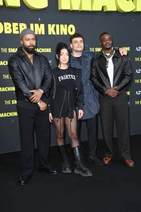 Barry Hammerschmidt, Eda Schmidt, Gast und Melo bei der Premiere des Kinofilms The Smashing Machine im Zoo Palast. Berlin, 22.09.2025
