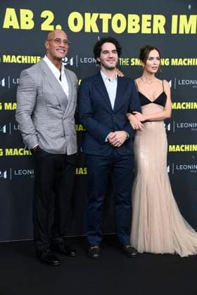 Dwayne Johnson, Benny Safdie und Emily Blunt bei der Premiere des Kinofilms The Smashing Machine im Zoo Palast. Berlin, 22.09.2025