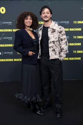 Aysha Joy Samuel mit Begleitung bei der Premiere des Kinofims The Smashing Machine im Zoo Palast. Berlin, 22.09.2025