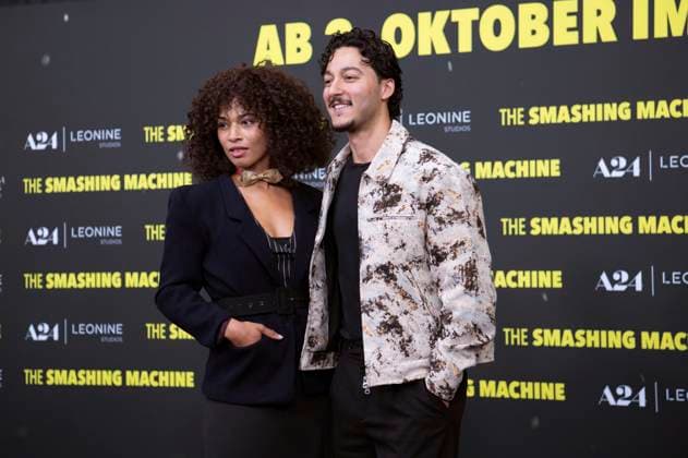 Aysha Joy Samuel mit Begleitung bei der Premiere des Kinofims The Smashing Machine im Zoo Palast. Berlin, 22.09.2025
