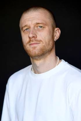 Joachim Fjelstrup bei einem exklusiven Photoshooting mit dem Team des Kinofilms Vaegtlos Weightless auf dem 73. Internationalen Filmfestival San Sebastian Festival Internacional de Cine de San Sebastian im Hotel Maria Cristina. San Sebastian, 23.09.2025