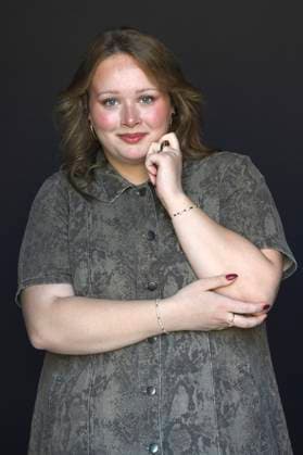 Marie Helweg Augustsen bei einem exklusiven Photoshooting mit dem Team des Kinofilms Vaegtlos Weightless auf dem 73. Internationalen Filmfestival San Sebastian Festival Internacional de Cine de San Sebastian im Hotel Maria Cristina. San Sebastian, 23.09.2025