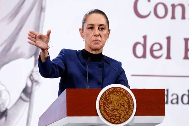 Mexican President Claudia Sheinbaum Pardo speaks about the country s health services report during a press conference at the National Palace. on September 23, 2025, in Mexico City, Mexico. Mexico City Mexico - ZUMAe321 20250923_zia_e321_001 Copyright: xLuisxBarronx