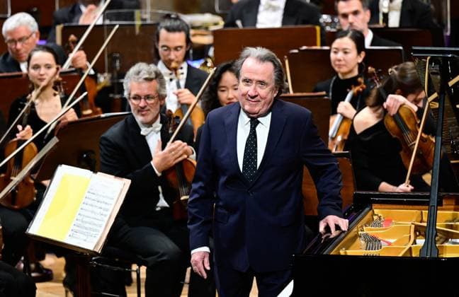 Pianist Rudolf Buchbinder and the French National Orchestra perform at the closing concert of the Dvorak Prague International Music Festival in Prague, Czech Republic, September 23, 2025. (CTKxPhoto RomanxVondrous) CTKPhotoP2025092307828  CTKPhotoP2025092307828