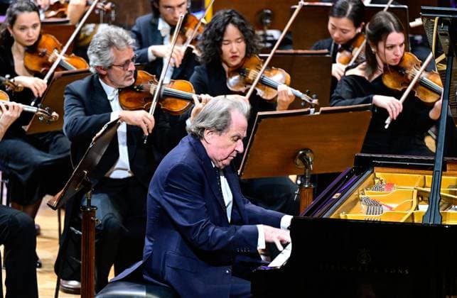 Pianist Rudolf Buchbinder and the French National Orchestra perform at the closing concert of the Dvorak Prague International Music Festival in Prague, Czech Republic, September 23, 2025. (CTKxPhoto RomanxVondrous) CTKPhotoP2025092307849  CTKPhotoP2025092307849