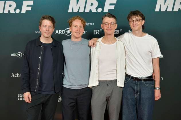 Christopher Zwickler, Moritz Henneberg, Igor Plischke und Julius Drost bei der Premiere des Dokumentarfilms Der talentierte Mr. F. im Kino in derKulturBrauerei. Berlin, 23.09.2025