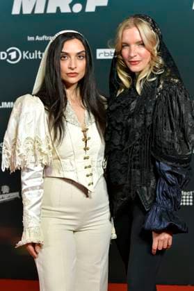 Aylin Öcal und Bea Brocks bei der Premiere des Dokumentarfilms Der talentierte Mr. F. im Kino in derKulturBrauerei. Berlin, 23.09.2025
