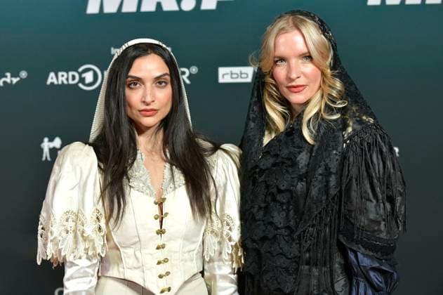 Aylin Öcal und Bea Brocks bei der Premiere des Dokumentarfilms Der talentierte Mr. F. im Kino in derKulturBrauerei. Berlin, 23.09.2025