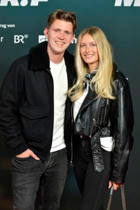 Lennart Betzgen und Celine Rüdebusch bei der Premiere des Dokumentarfilms Der talentierte Mr. F. im Kino in derKulturBrauerei. Berlin, 23.09.2025
