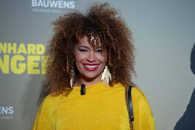 Diana SCHNEIDER, Moderatorin Magenta TV. Roter Teppich, Red Carpet Show, Ankunft, arrival, Filmpremiere Filmpremiere BERNHARD LANGER - Der Ewige Champion am 23.09.2025 im Cinedom-Kino in Koeln,