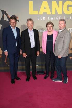 Leopold Hoesch, Bernhard Langer, Sigi Langer und Erwin Langer bei der Premiere des Dokumentarfilms Bernhard Langer - Der ewige Champion im Cinedom. Köln, 23.09.2025