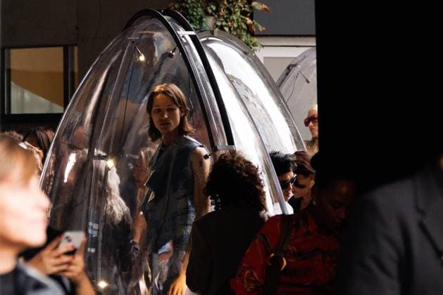 News - Diesel - Arrivals - Milan Fashion Week - Womenswear Spring Summer 2026 A guest is seen at the Diesel fashion show during Milan Fashion Week Women s Collection Spring Summer 2026. Milan (Italy), September 23rd, 2025. Photo: Cinzia Camela. Milan Circle Milano Italy Copyright: xCinziaxCamelax xLiveMediax LPN_2043049