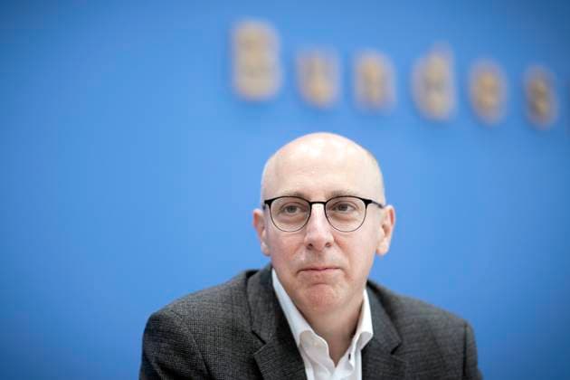 Sinan Selen, Wirtschaftsschutzbericht DEU, Deutschland, Germany, Berlin, 18.09.2025 Sinan Selen , designierter Praesident und Vizepraesident vom Bundesamt fuer Verfassungsschutz BfV , waehrend der Bundespressekonferenz zum Thema Vorstellung Wirtschaftsschutzbericht in Berlin Deutschland en: Sinan Selen , designated President and Vice President of the Federal Office for the Protection of the Constitution BfV during the Federal Press Conference on the presentation of the Economic Protection Report Wirtschaftsschutzbericht in Berlin Germany *** Sinan Selen, Wirtschaftsschutzbericht DEU, Deutschland, Germany, Berlin, 18 09 2025 Sinan Selen , designated President and Vice President of the Federal Office for the Protection of the Constitution