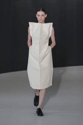 Milan, Milan Women s Fashion Week Spring Summer 2026 - Women s Fashion, Spring Summer 2026. - Jil Sander fashion show - catwalk in the photo: Model  Copyright: xRiccardoxGIordanox xipa-agency.netx xRiccardoxGiordano IPAx IPA_Agency_IPA65648135