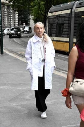 Milan, Jil Sander - Arrival of Guests - Milan Fashion Week - Womenswear Spring Summer 2026. Pictured: Carla Sozzani  Copyright: xSimonexComix xipa-agency.netx xSimonexComix IPA_Agency_IPA65649037