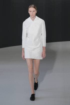 Milan, Italy: Milan, Milan Women s Fashion Week Spring Summer 2026 - Women s Fashion, Spring Summer 2026. - Jil Sander fashion show - catwalk in the photo: Model Milan Italy  - ZUMAp169 20250924_zea_p169_058 Copyright: xRiccardoxGIordanox