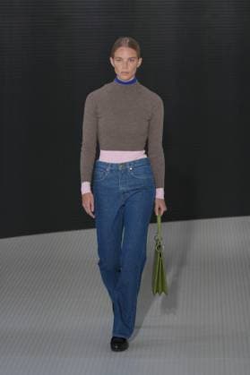 MFW - Jil Sander Runway Model at the Jil Sander fashion show during the Milan Womenswear Spring Summer 2026 on September 24, 2025 in Milan, Italy. Photo by Riccardo Giordano IPA ABACAPRESS.COM Milan Italy  Copyright: xGiordanoxRiccardo IPA ABACAx