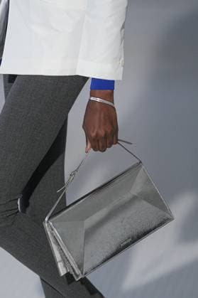 MFW - Jil Sander Runway Bag Detail at the Jil Sander fashion show during the Milan Womenswear Spring Summer 2026 on September 24, 2025 in Milan, Italy. Photo by Riccardo Giordano IPA ABACAPRESS.COM Milan Italy  Copyright: xGiordanoxRiccardo IPA ABACAx