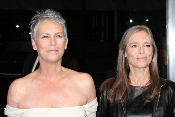 Jamie Lee Curtis and Kelly Curtis arrives to the Hitchcock Premiere at Academy of Motion Pictures Arts and Sciences in Los Angeles, California, United States WENN 4182881.jpg