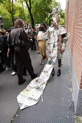 Milan, Crowds of people, influencers, and onlookers outside the Fendi fashion show during Women s Fashion Week, Milan Fashion Week on Via Solari.  Copyright: xDuilioxPiaggesix xipa-agency.netx xDuilioxPiaggesix IPA_Agency_IPA65672971