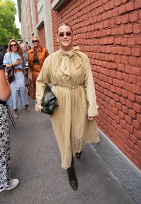 Milan, Crowds of people, influencers, and onlookers outside the Fendi fashion show for Women s Fashion Week, Milan Fashion Week in Via Solari; pictured is Valentina Ferragni.  Copyright: xDuilioxPiaggesix xipa-agency.netx xDuilioxPiaggesix IPA_Agency_IPA65673294