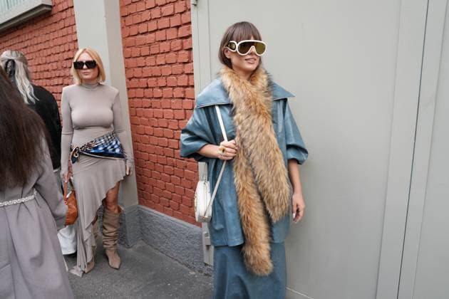 Milan, Milan, Italy: Milan, Crowds of people, influencers, and onlookers outside the Fendi fashion show during Women s Fashion Week, Milan Fashion Week on Via Solari. Milan Italy  - ZUMAp169 20250924_zea_p169_422 Copyright: xDuilioxPiaggesix