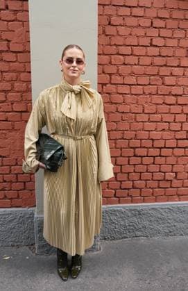 Milan, Milan, Italy: Milan, Crowds of people, influencers, and onlookers outside the Fendi fashion show for Women s Fashion Week, Milan Fashion Week in Via Solari; pictured is Valentina Ferragni. Milan Italy  - ZUMAp169 20250924_zea_p169_438 Copyright: xDuilioxPiaggesix