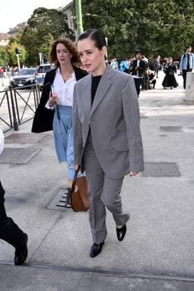 Milan, Jil Sander - Arrival of Guests - Milan Fashion Week - Womenswear Spring Summer 2026. Pictured: Claire Foy  Copyright: xSimonexComix xipa-agency.netx xSimonexComix IPA_Agency_IPA65649887