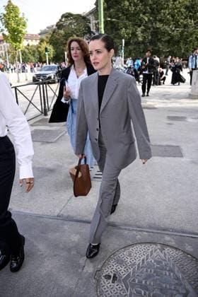 Milan, Jil Sander - Arrival of Guests - Milan Fashion Week - Womenswear Spring Summer 2026. Pictured: Claire Foy  Copyright: xSimonexComix xipa-agency.netx xSimonexComix IPA_Agency_IPA65649909