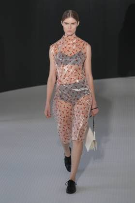Milan, Italy: Milan, Milan Women s Fashion Week Spring Summer 2026 - Women s Fashion, Spring Summer 2026. - Jil Sander fashion show - catwalk in the photo: Model Milan Italy  - ZUMAp169 20250924_zea_p169_752 Copyright: xRiccardoxGIordanox