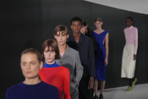 Milan, Italy: Milan, Milan Women s Fashion Week Spring Summer 2026 - Women s Fashion, Spring Summer 2026. - Jil Sander fashion show - catwalk in the photo: Model Milan Italy  - ZUMAp169 20250924_zea_p169_798 Copyright: xRiccardoxGIordanox