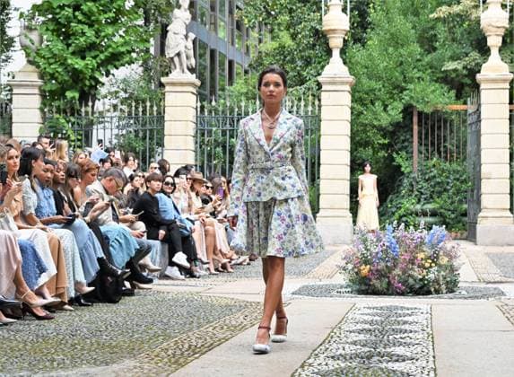 Milan: Milan,Italy Luisa Beccaria Spring Summer 2026 collection presentation show In the photo:Vialina Lemann show Milan  - ZUMAp169 20250924_zea_p169_1040 Copyright: xNickxZonnax
